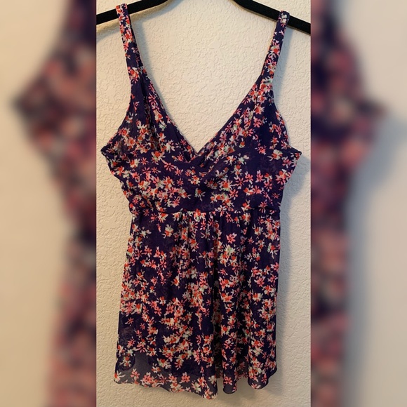 Express Flowy Tank Top - Picture 2 of 4
